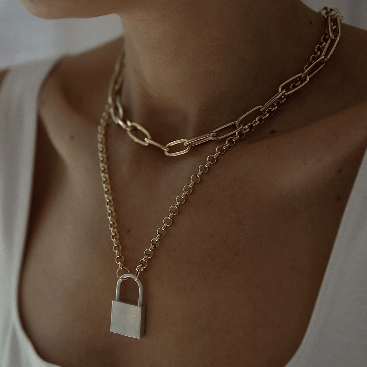 Collar con candado 